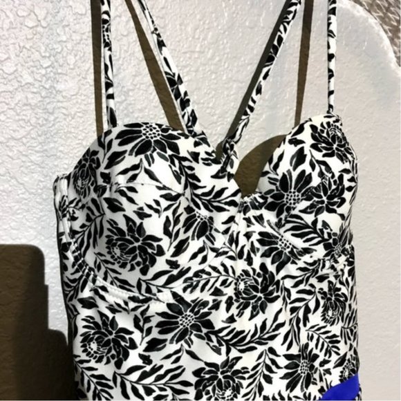 Saha Waterlily Shadow One Piece Swimsuit - Picture 10 of 12